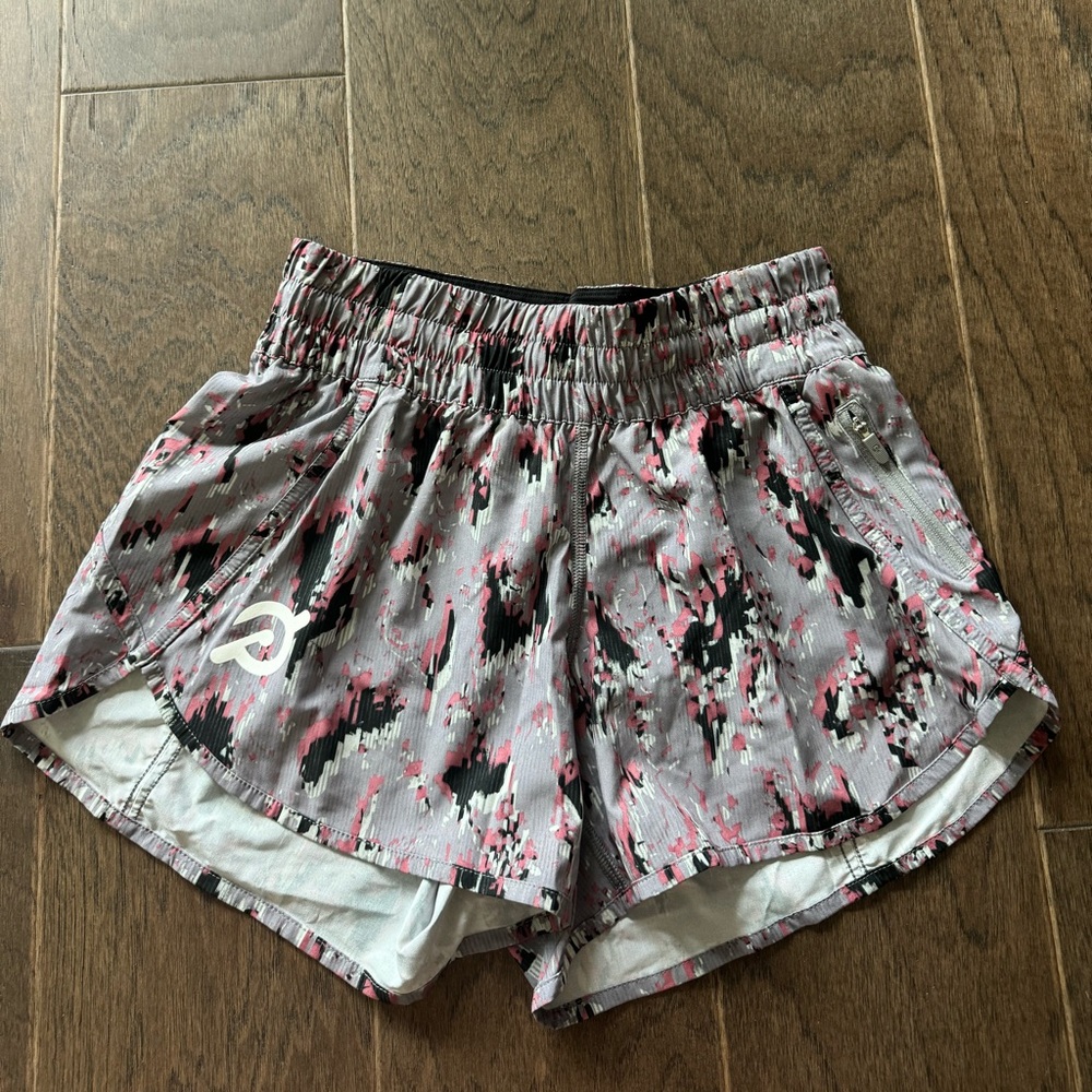 Lululemon Peloton Tracker Shorts 4"